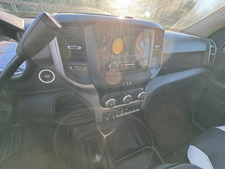 2020-dodge-3500-image-40