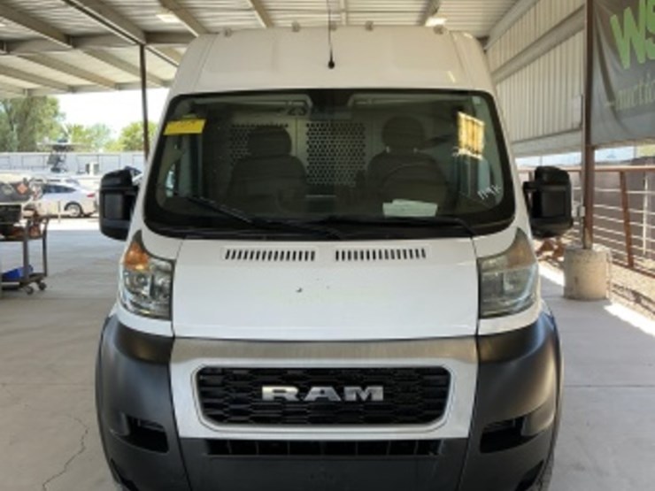 2020-dodge-2500-image-3