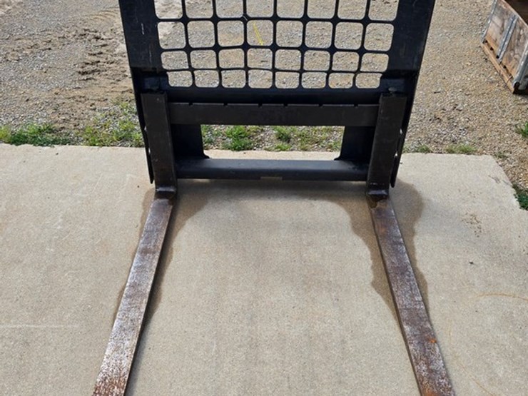 #9681-•-bobcat-48"-pallet-forks-image-6