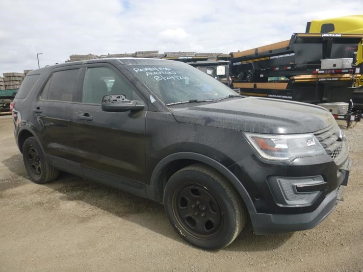 2017-ford-explorer-image-2