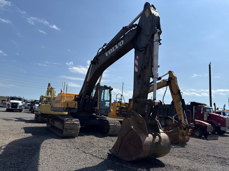 volvo-ec330-image-3