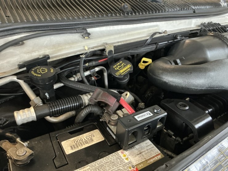 2009-ford-cargo-image-15