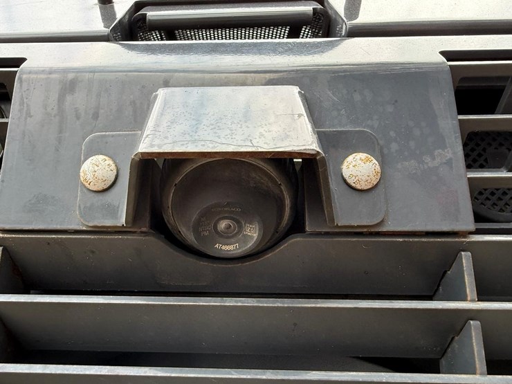 2024-deere-331g-image-15