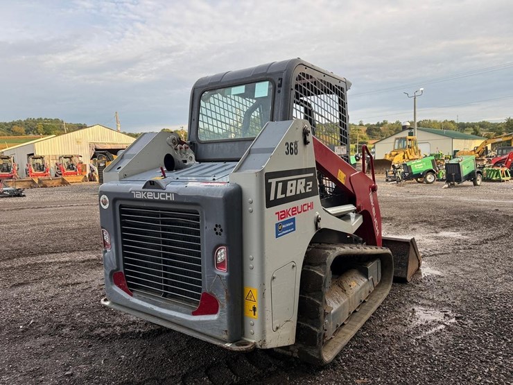 2023-takeuchi-tl8-image-4