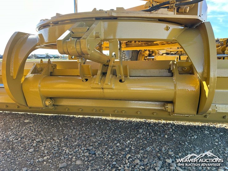 caterpillar-140m-image-11