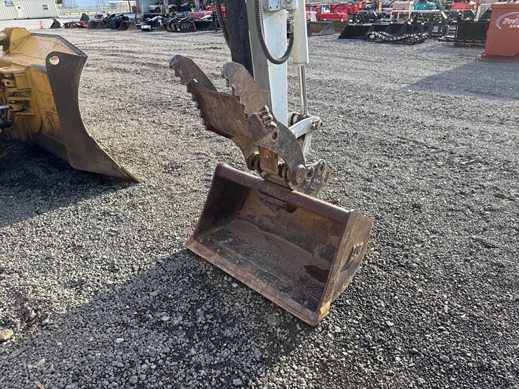 takeuchi-tb230-image-5