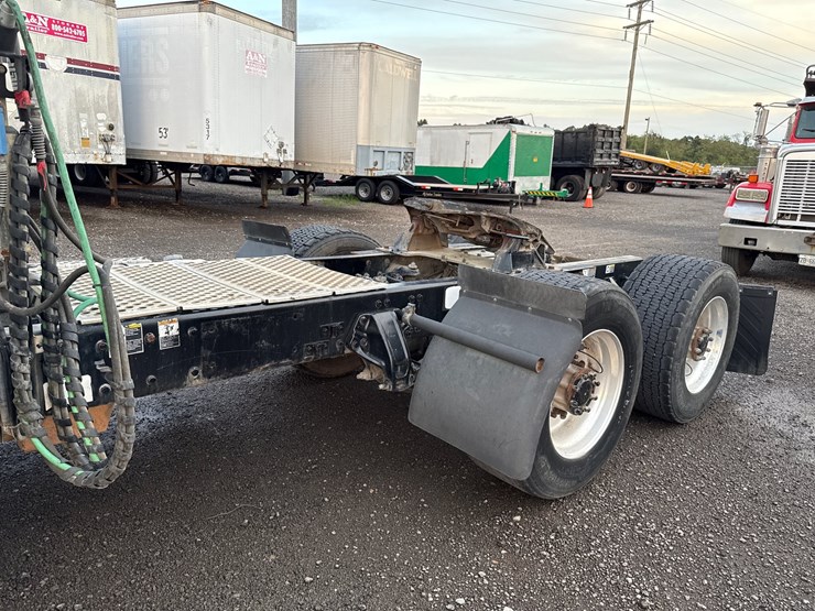 2013-kenworth-t660-image-11