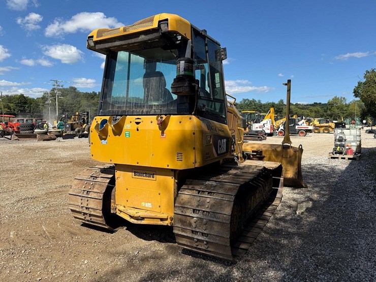 2016-caterpillar-d5k2-lgp-image-4