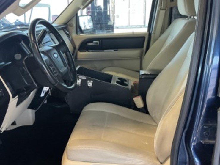 2016-ford-expedition-image-19