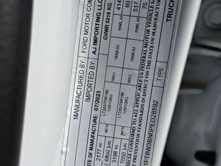 2023-ford-f350-xlt-image-33
