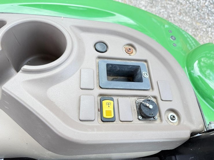 2021-john-deere-5055e-image-31