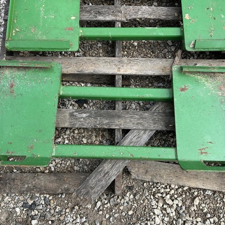 Skid Steer To JD 50C Carrier Adaptor