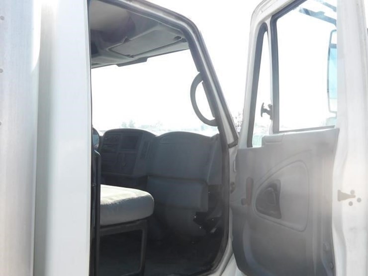 2006-international-durastar-4200-image-20