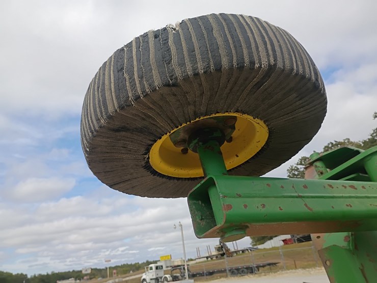 john-deere-1517-image-27