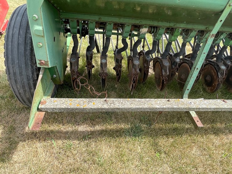 john-deere-12-image-10