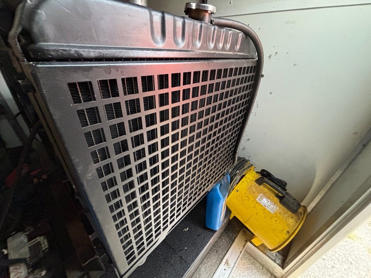 #1321-•-2021-diamond-cargo-enclosed-trailer-with-spray-foam-business-equipment-(no-title)-image-26