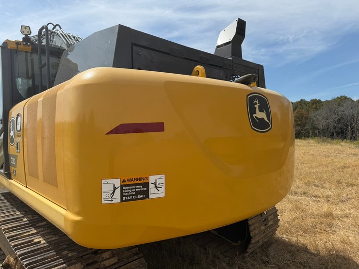 2024-deere-210g-lc-image-5