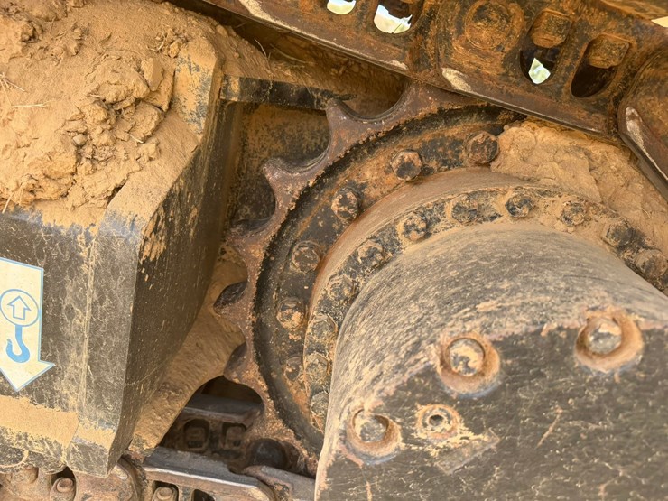 2024-deere-210g-lc-image-37