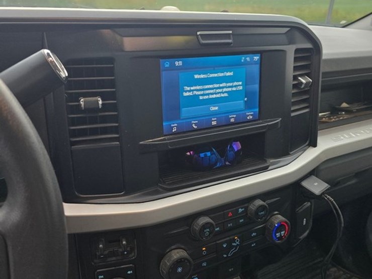 2025-ford-f550-xl-image-28