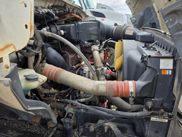 2012-ford-f750-image-18
