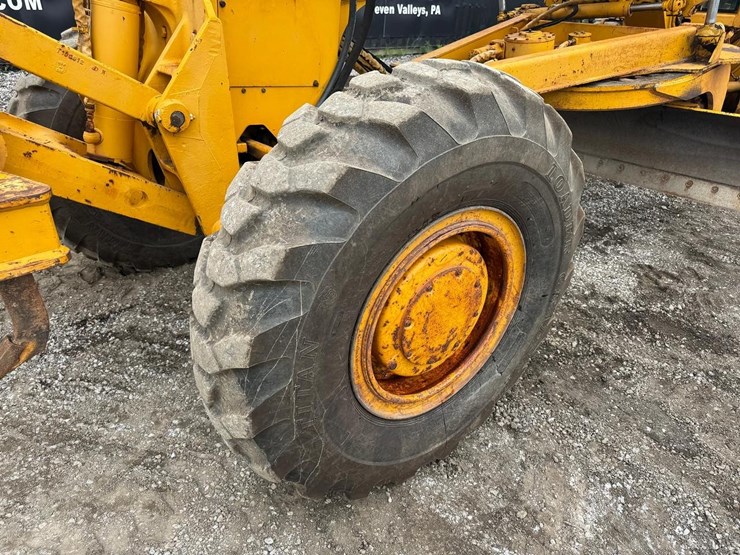 deere-672b-image-10