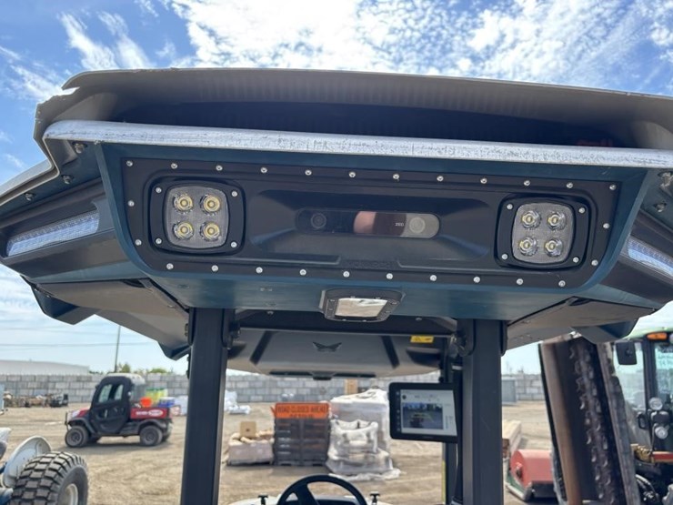 2023-monarch-mkv-tractor-image-18