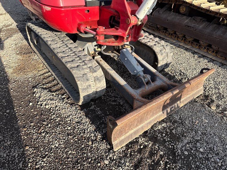 takeuchi-tb230-image-6