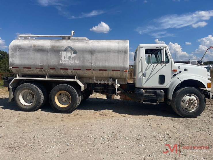 2001-international-4900-t/a-water-truck-image-2