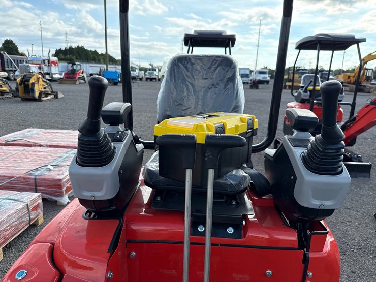 #1073-•-2026-tpm-18hh-mini-excavator-image-10
