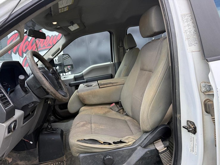 2017-ford-f350-image-32