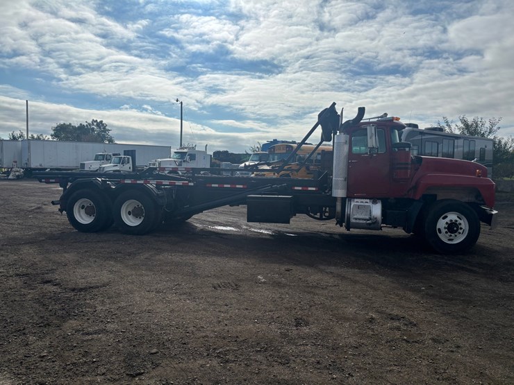 mack-rd688s-image-4