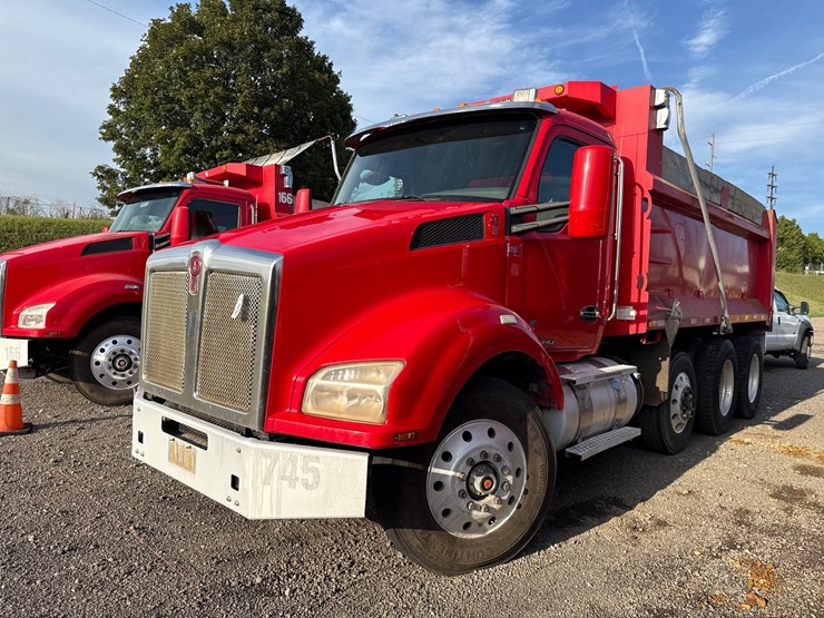 2017-kenworth-t880-image-1