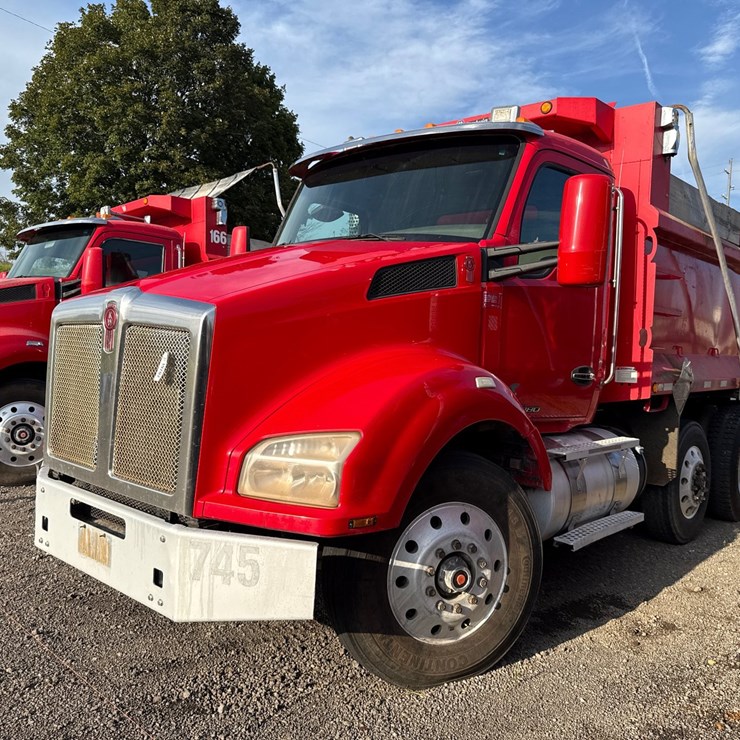 2017 KENWORTH T880