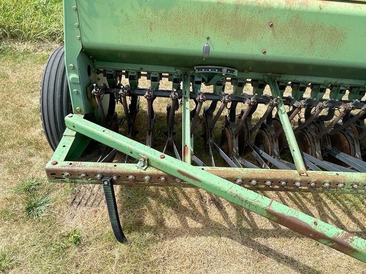 john-deere-12-image-22