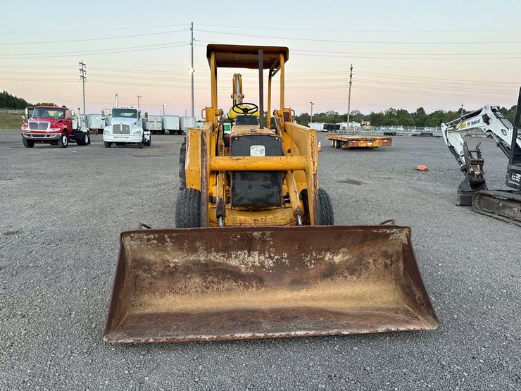 john-deere-310-image-2