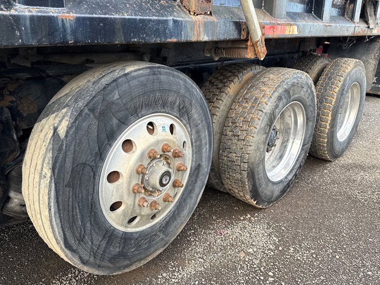 peterbilt-379-image-11