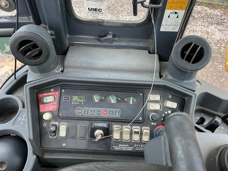 2006-deere-310sg-image-29