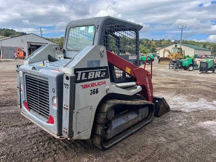 2023-takeuchi-tl8-image-7