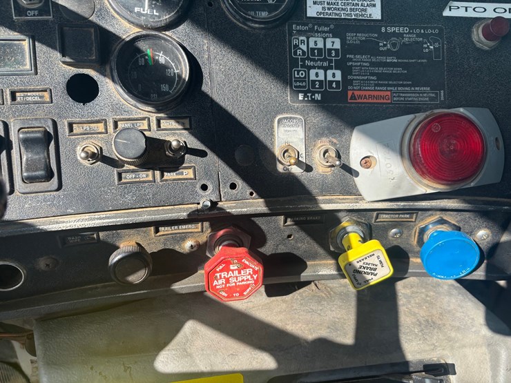 mack-rd688s-image-50