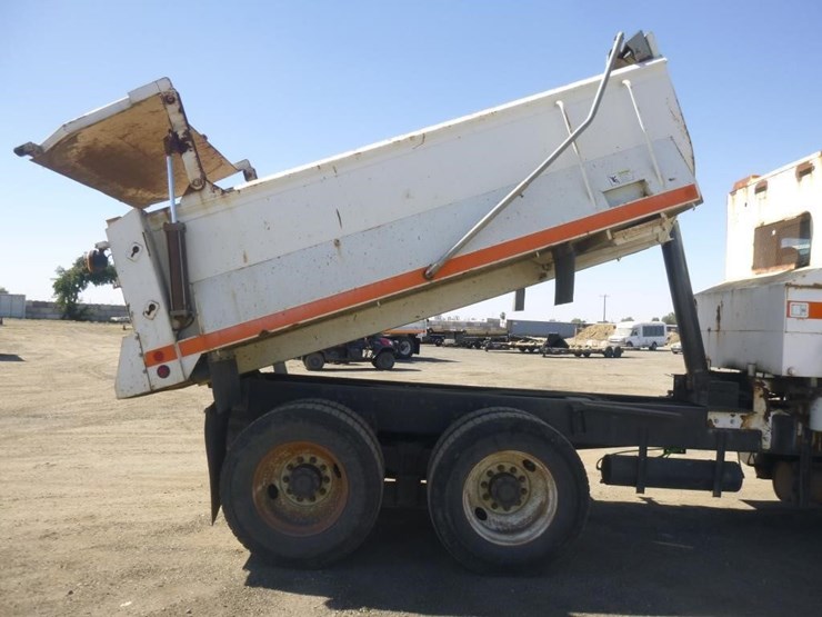 2008-international-df557-t/a-dump-truck-image-29
