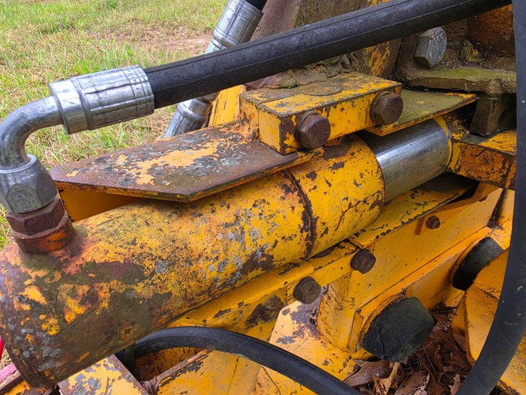 #25268-•-international-3082-series-a-back-hoe-attachment-image-37