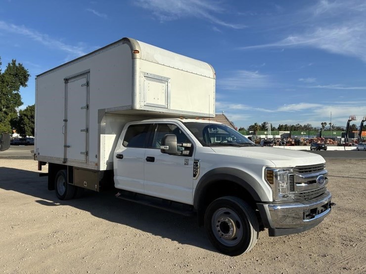 2018-ford-f550-xlt-image-2