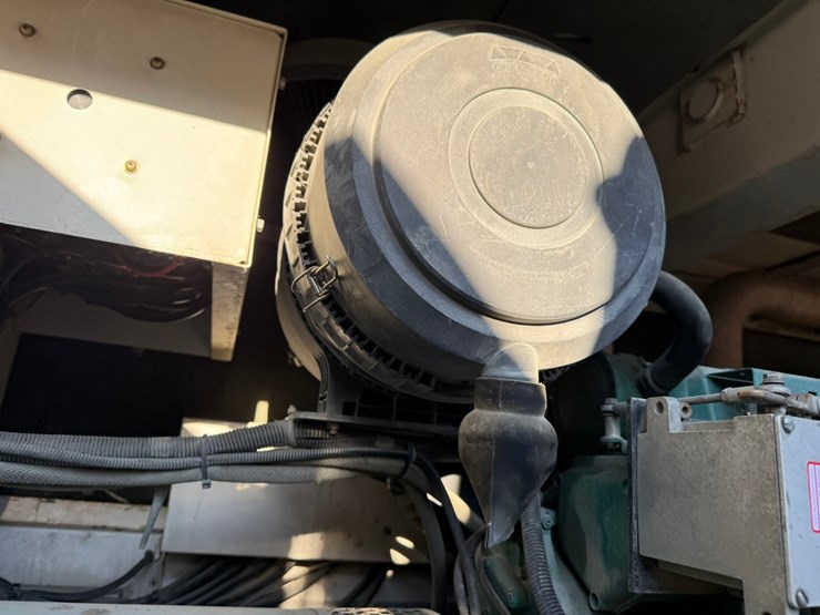 #3501-•-whisperwatt-dca-1651v-towable-generator-image-28