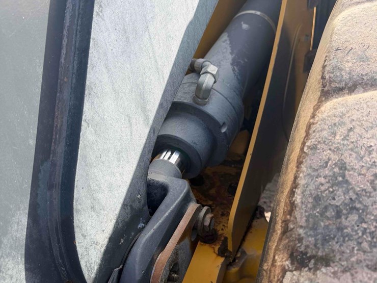 2022-deere-544-p-tier-image-9