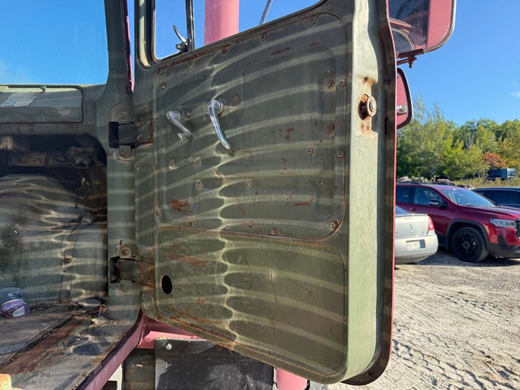 mack-dm685s-image-39