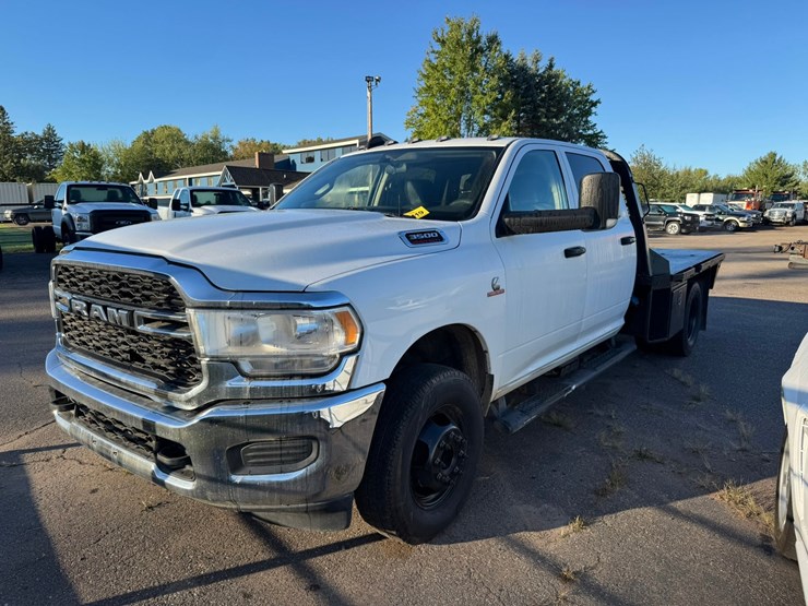 2020-dodge-3500-image-1