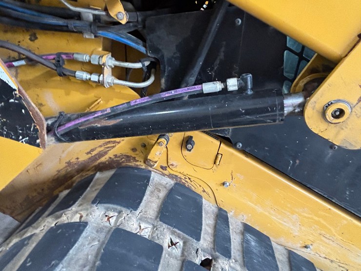 caterpillar-259d-image-24