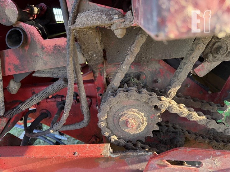new-holland-br7090-image-13