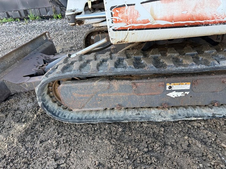 2005-bobcat-331g-image-17