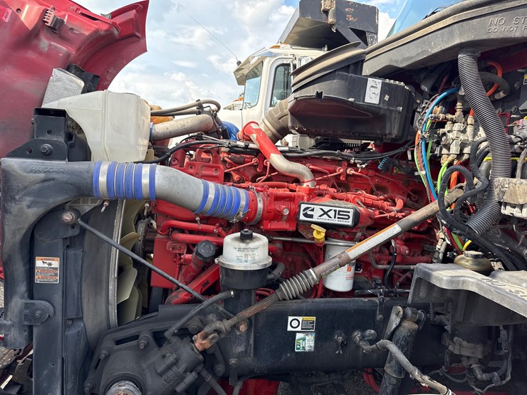2019-kenworth-t680-image-18
